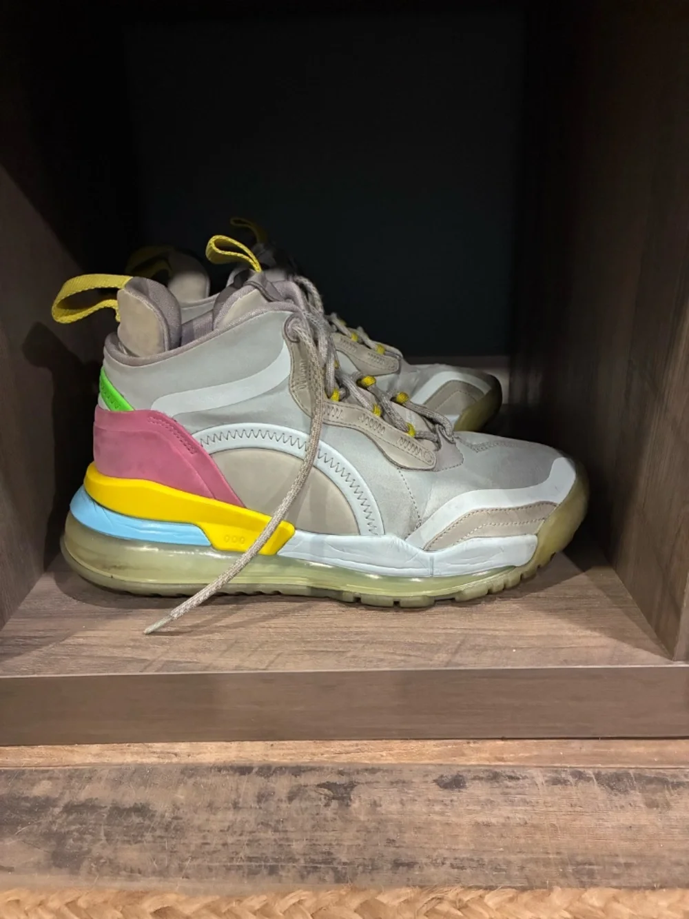 Lyrical lemonade x Air Jordan Jordan areospace 720'Chicago forever